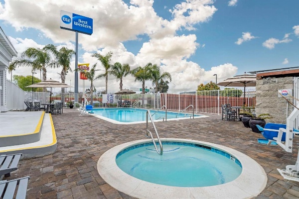 Best Western Salinas Monterey Hotel image 6