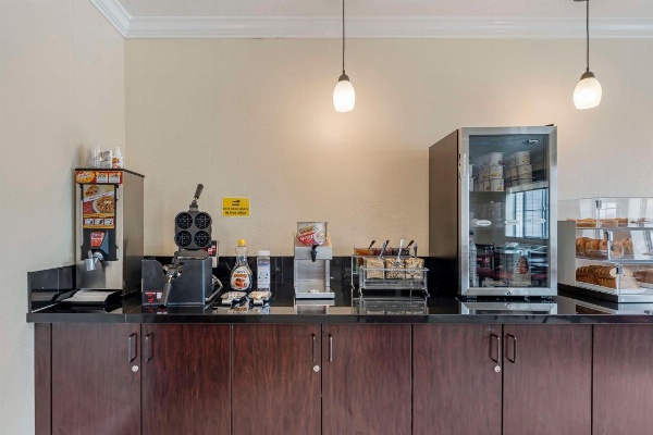 Best Western Salinas Monterey Hotel image 7